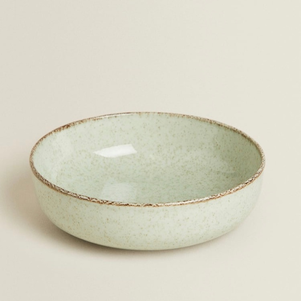 Porcelain bowl with antique finish